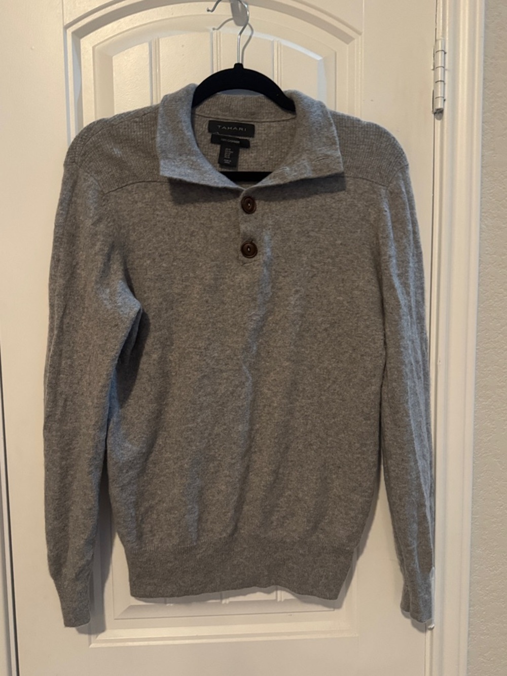 Tahari‎ Men’s Light Gray V-Neck Button-Collar Sweater cashmere sweater